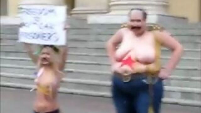 Активистки FEMEN разделись перед зданием КГБ в Минске - 365-porno-video.com